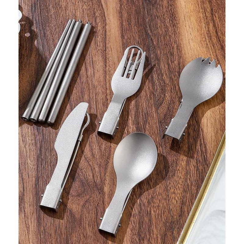 Zestaw składanych przyborów ku – Camping Cooking And Cutlery Set recenzja i cena